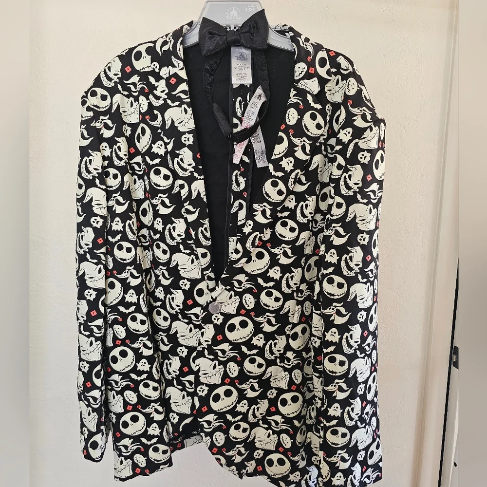 Disney‎ NWT Nightmare Before Christmas Black and White Blazer with Bow Tie Sz XL
